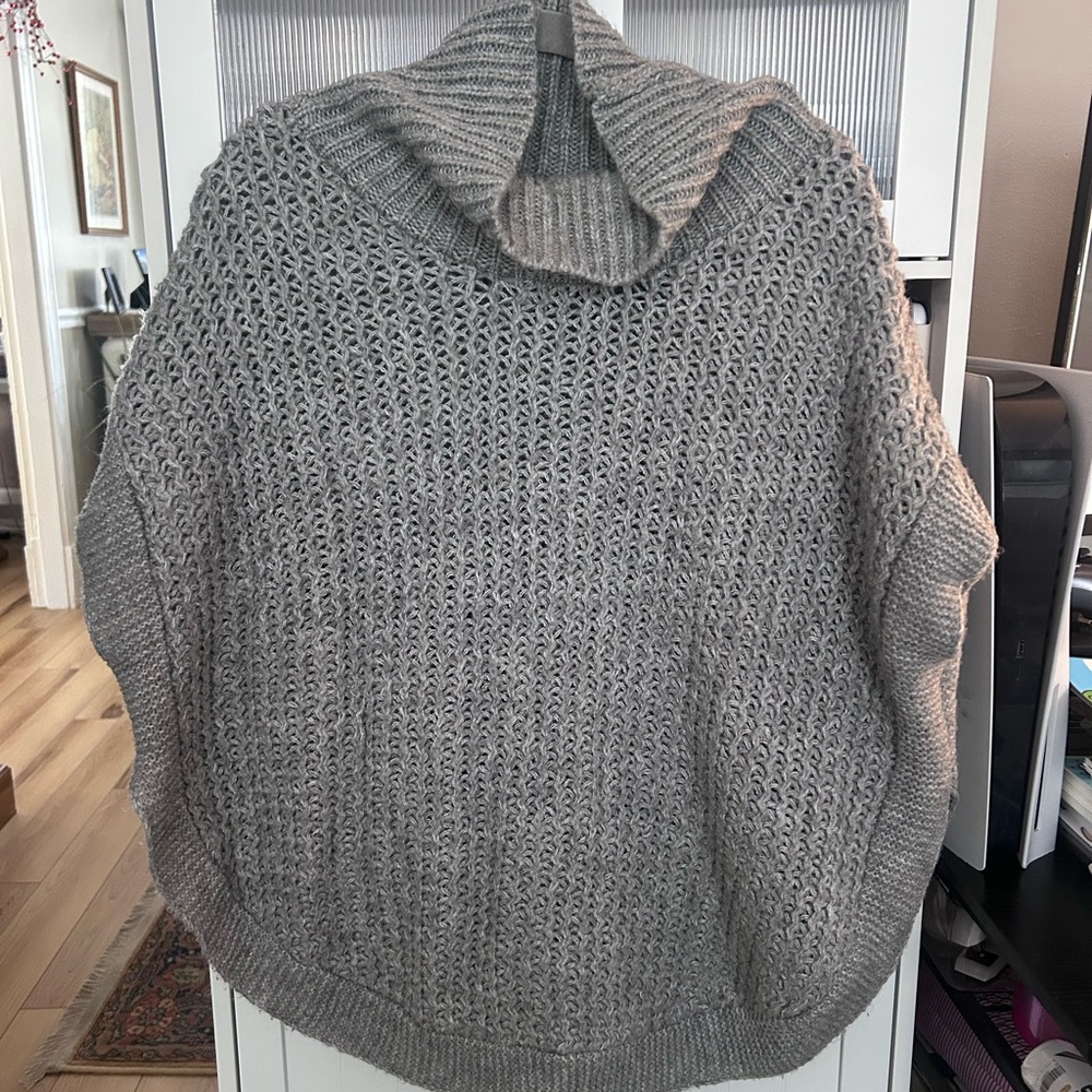 LC Lauren Conrad Heather Gray Knit Sweater